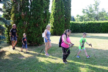 Bárki csatlakozhat az ingyenes Nordic walking foglalkozásokhoz az Öreghegyen